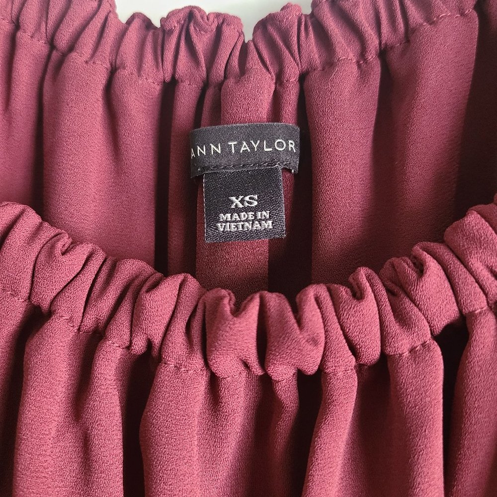 ANN TAYLOR COLD SHOULDER RUFFLE TOP - Picture 3 of 8